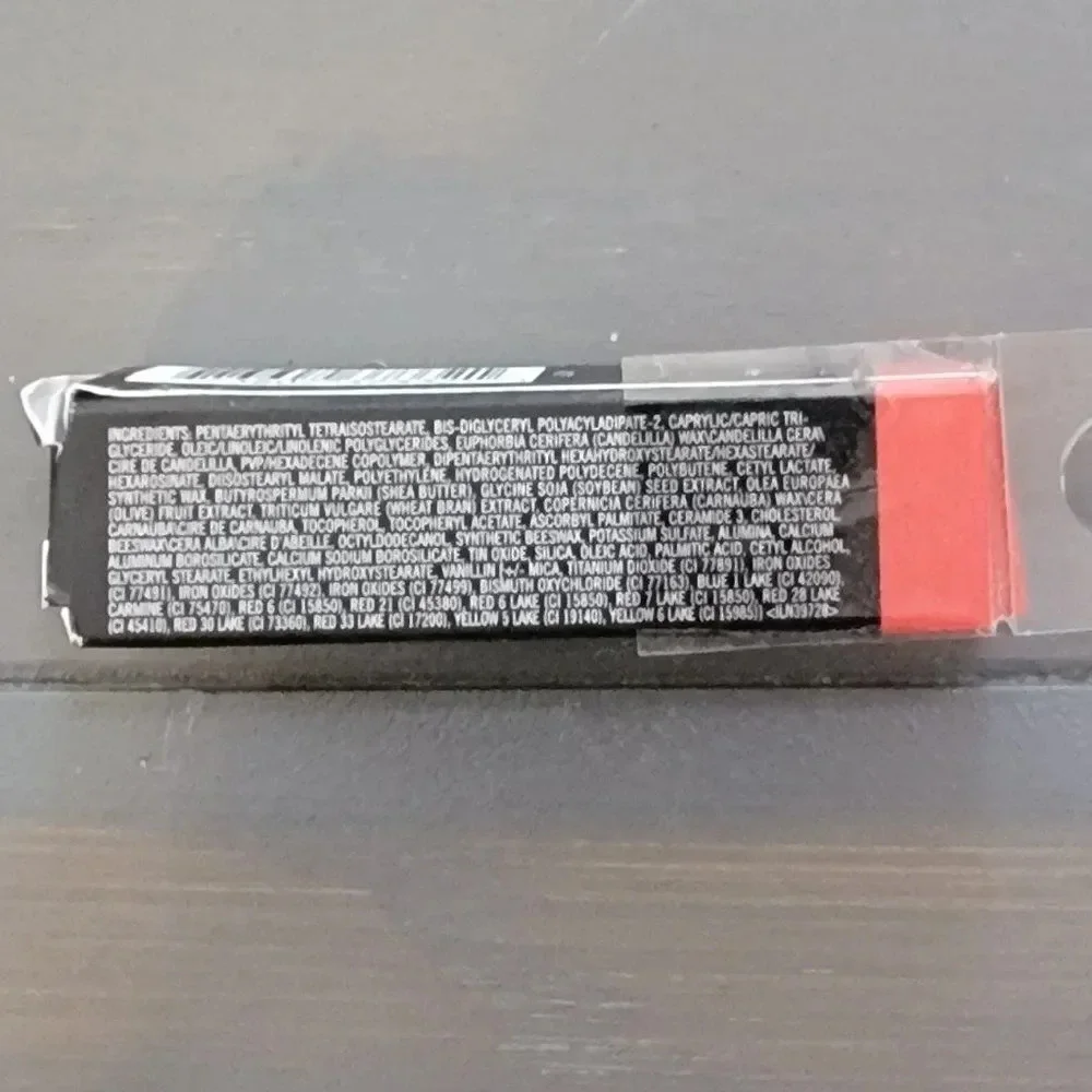 MAC Cremesheen Lipstick Dozen Carnations